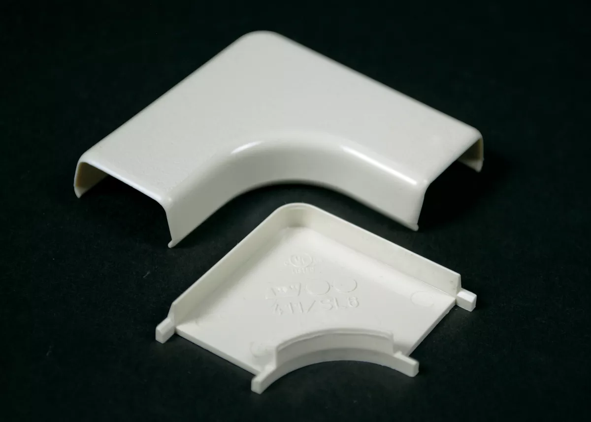 Wiremold 411-WH 2-1/16" White Non-Metallic 1-Channel 90 Degrees Raceway Flat Elbow