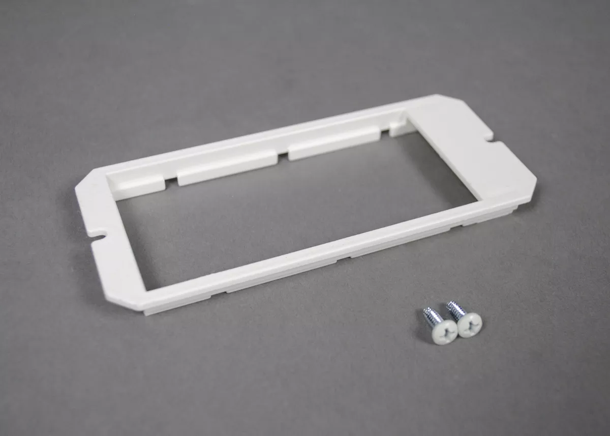 Wiremold 6SER Evolution™ 6AT-Series Device Plate