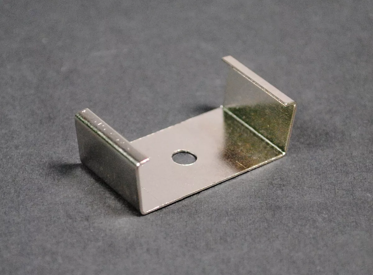 Wiremold AL2003 AL2000-Series Mounting Clip (Spring Steel)