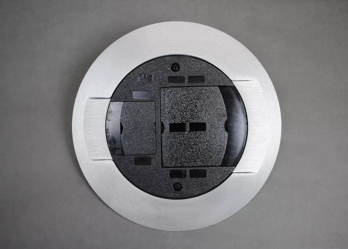 Wiremold RPAMD8CTCBK Ratchet-Pro-Series Single Service Floor Box Cover Kit